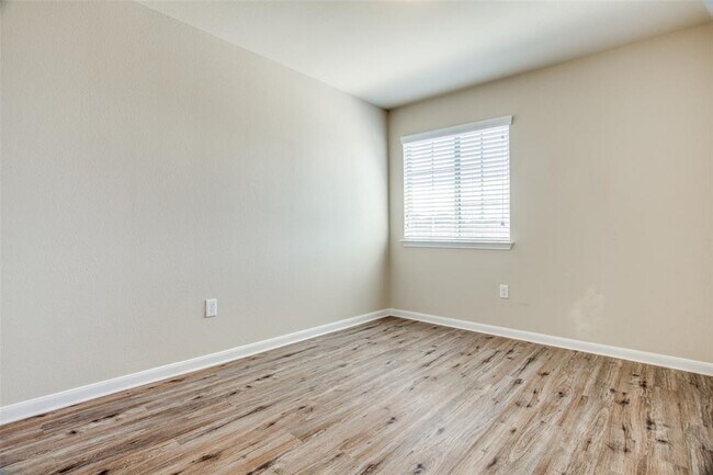 Building Photo - 12402 Walter Vaughn Dr