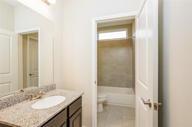 Building Photo - 18127 Cypress Hill Dr