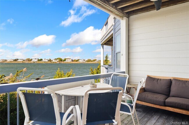 Building Photo - 260 Dune Rd