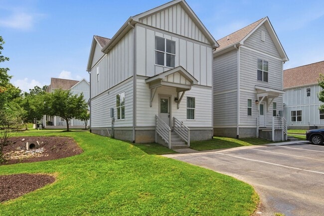 Building Photo - East Nashville Dream Rental