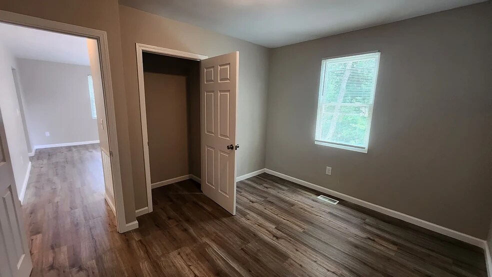 Building Photo - 223 Jefferson Ave