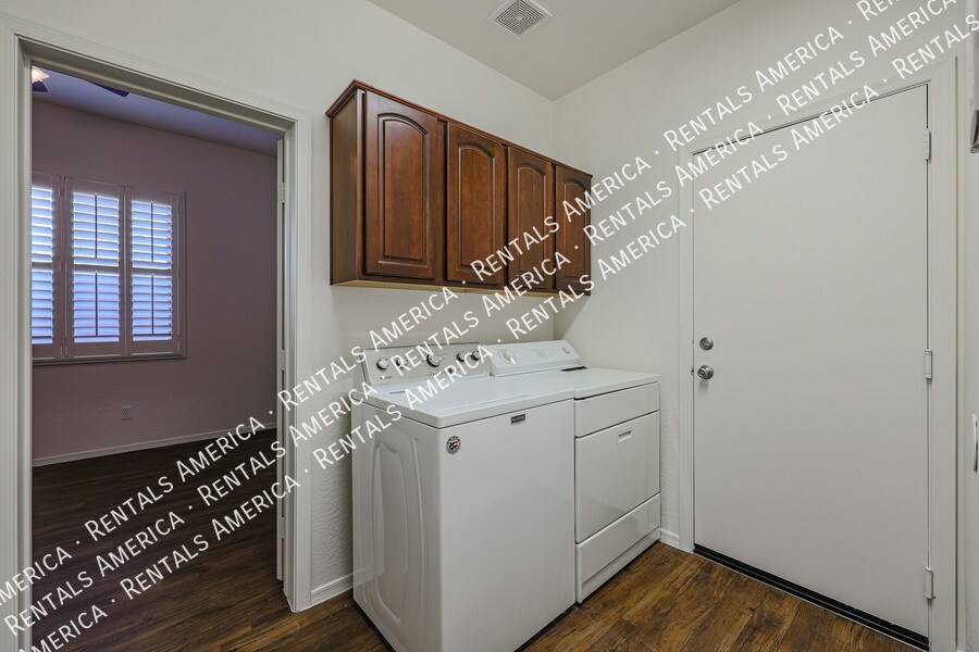 Building Photo - 16218 N 182nd Ln