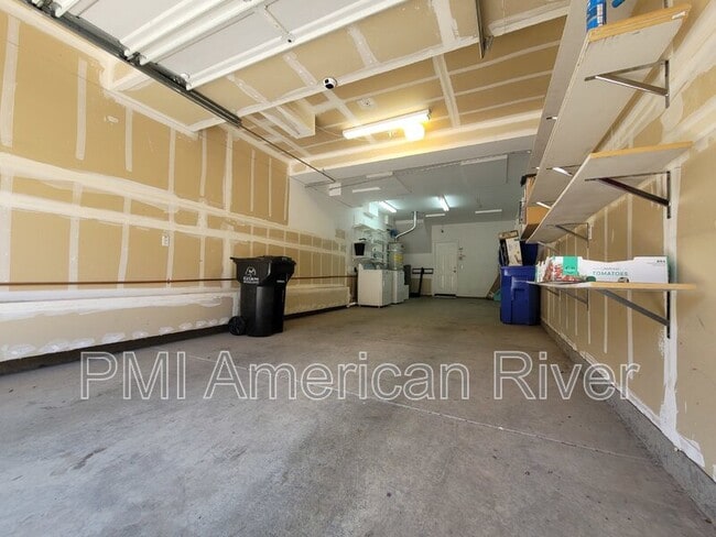Building Photo - 8428 Crystal Walk Cir