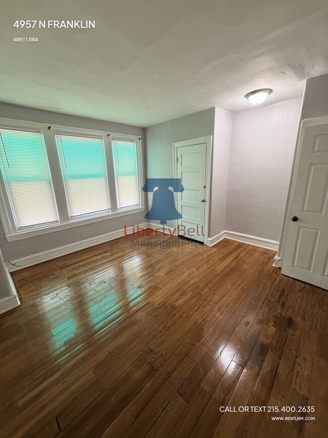 Building Photo - 4957 N Franklin St