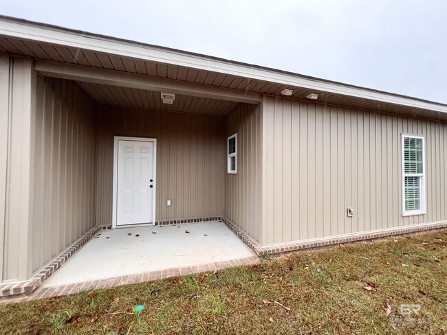 Building Photo - 33048 Stables Dr