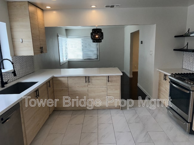 Building Photo - 5724 Callister Ave