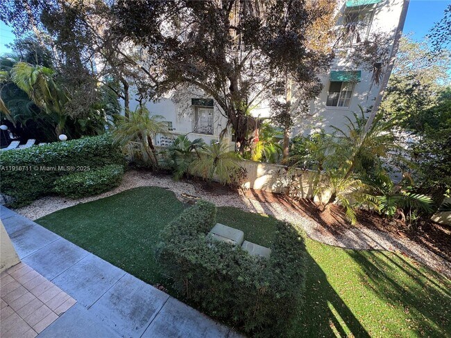 Building Photo - 5839 SW 74th Terrace