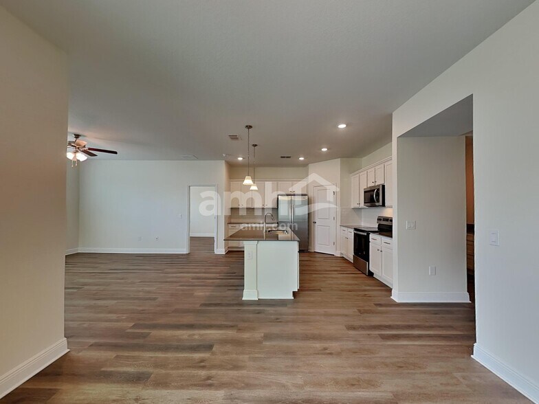 Building Photo - 1035 Heavenly Dr