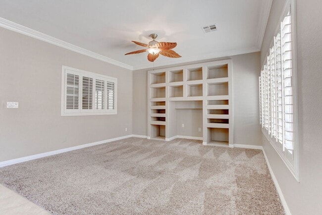 Building Photo - 809 Royal Birch Ln