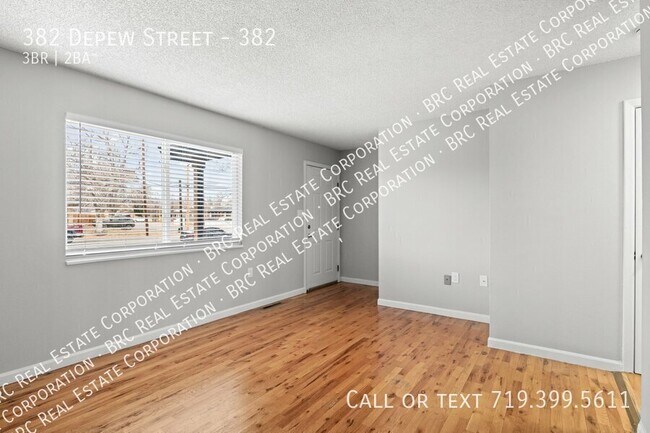 Building Photo - 382 Depew St