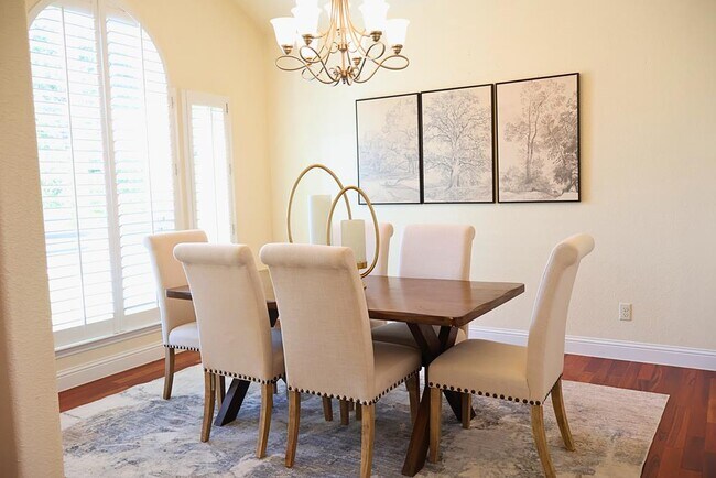 Building Photo - 2801 Savoy Pl