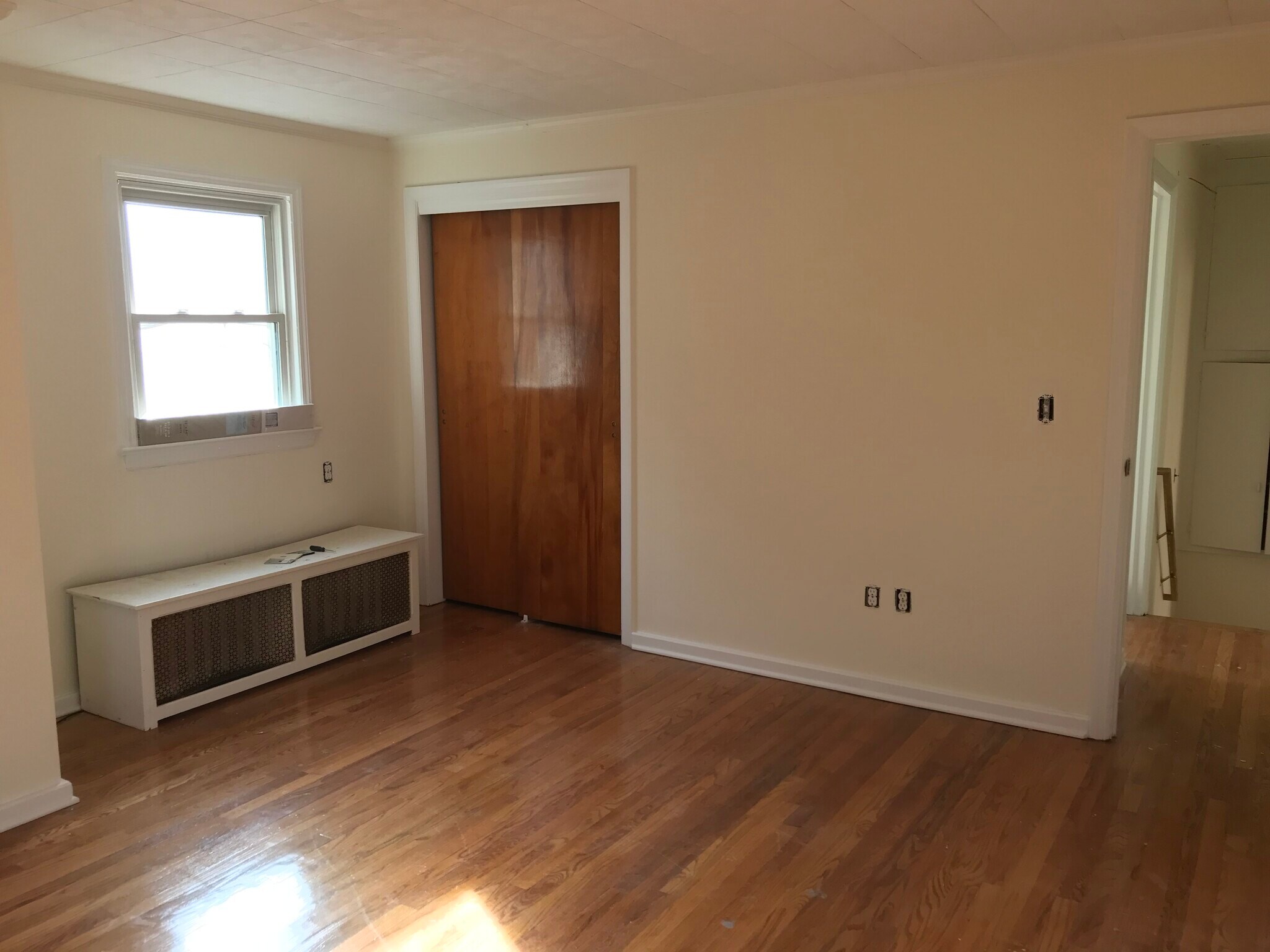 Building Photo - 146 Tooker Ave