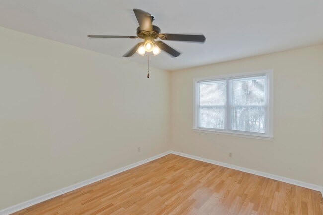 Building Photo - Private 3-Bedroom Single-Family Rental on 10+ Acres - Available for June 1st!