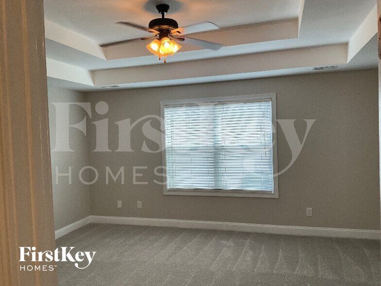 Building Photo - 2221 Ellington Gait Dr