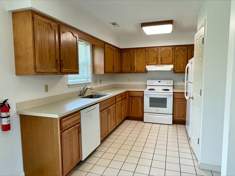 Building Photo - 496 Pheasant Run