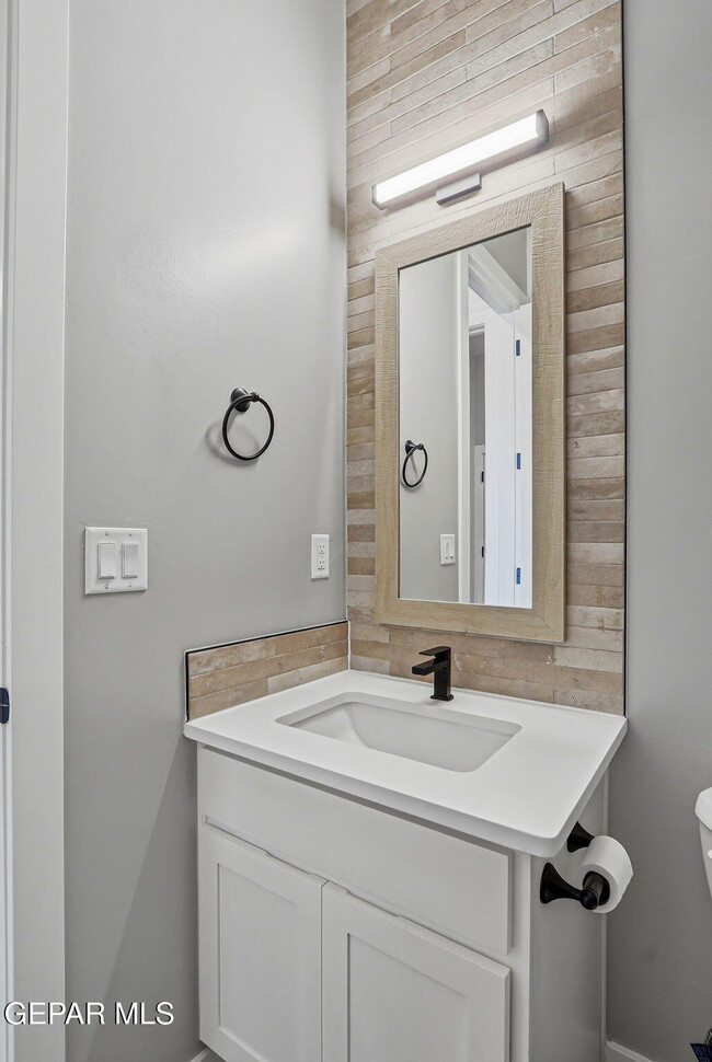 Building Photo - 3740 Model Ln