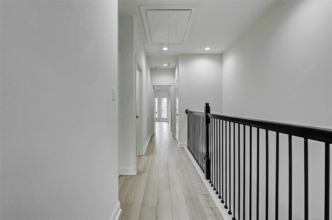Building Photo - 5 Versante Ct