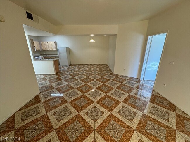 Building Photo - 5655 E Sahara Ave