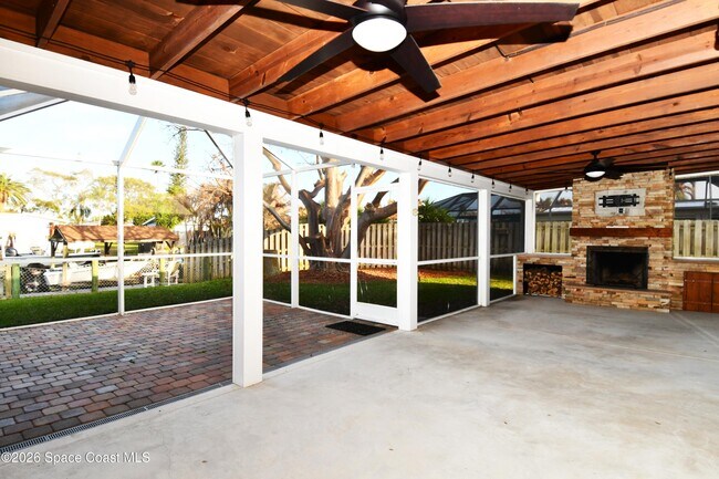 Building Photo - 405 Sparrow Dr