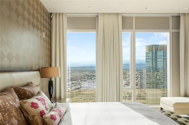 Building Photo - 3750 S Las Vegas Blvd