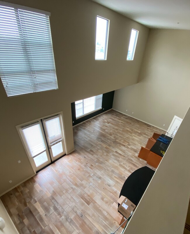 Building Photo - Coming SOON - Spacious 2bedroom