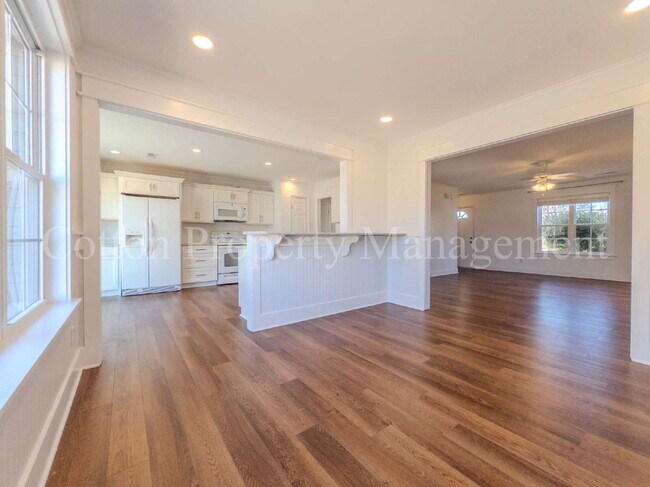 Building Photo - 7106 Haven Way