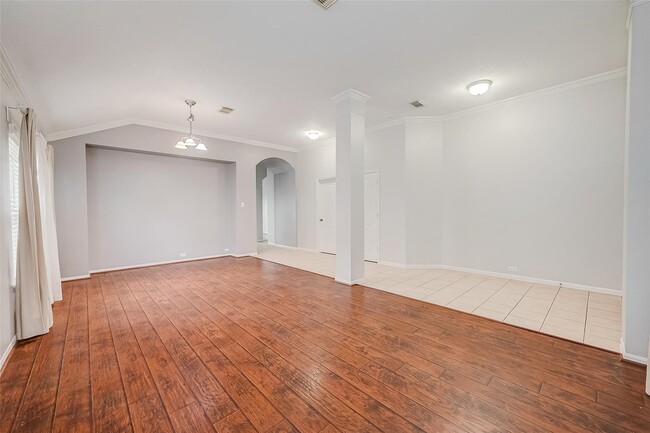 Building Photo - 1807 Hidden Breeze Dr