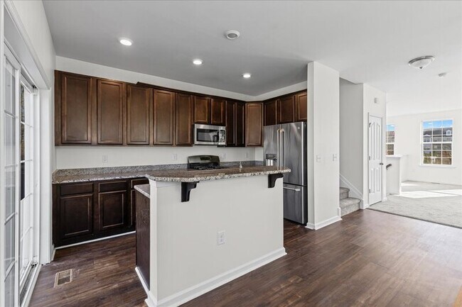 Building Photo - 1 Creekside Wy