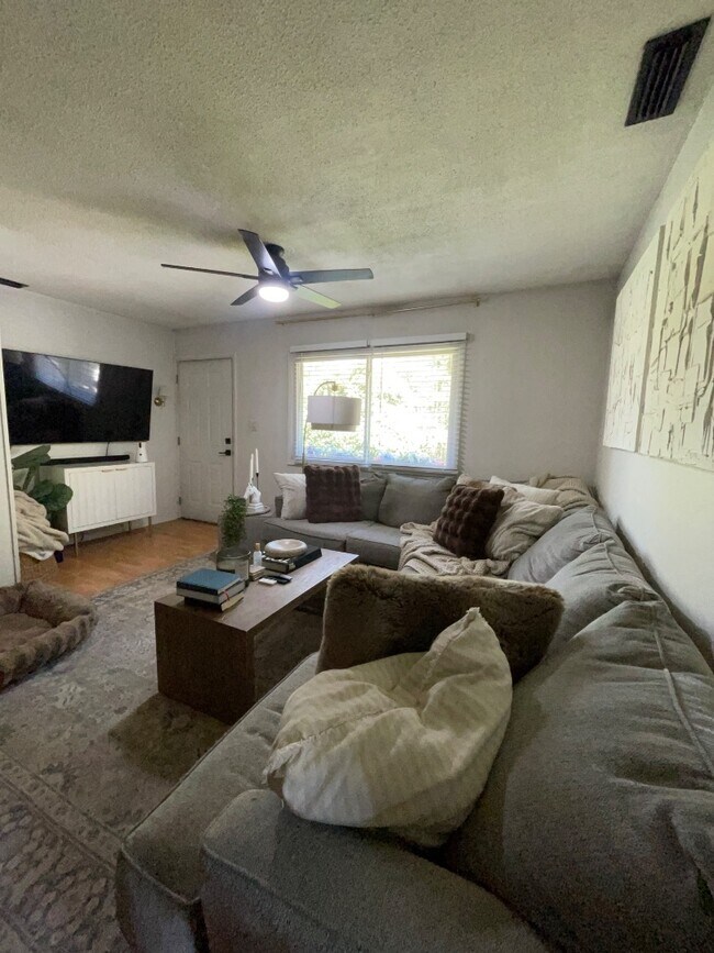 Building Photo - 109 Cleveland Rd