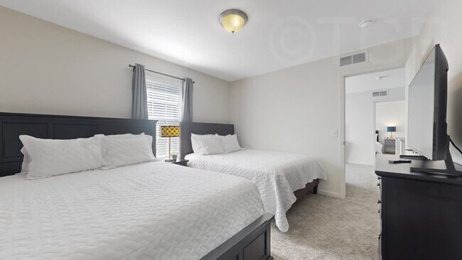 Building Photo - 720 Ravine Ln