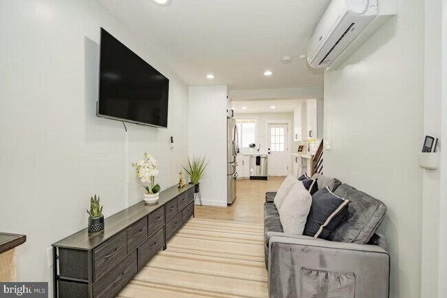 Building Photo - 1125 Washington Blvd