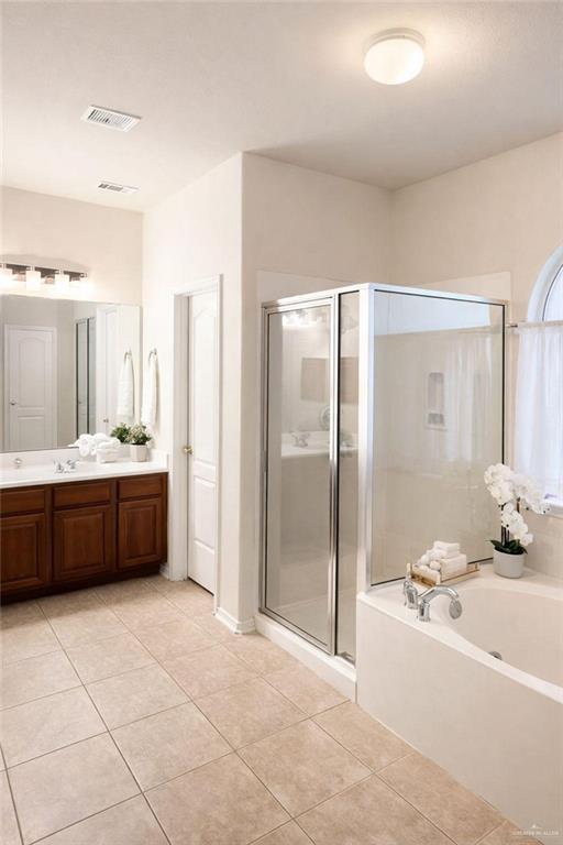 Building Photo - 15 El Sendero Ct