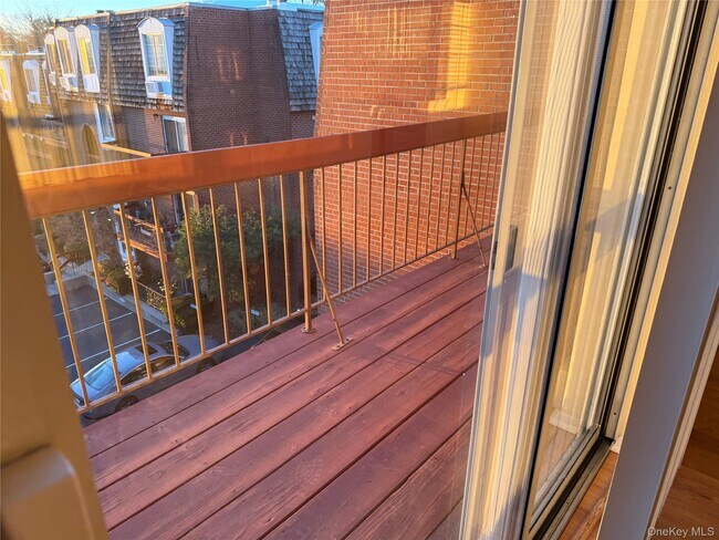 Building Photo - 55 N Broadway