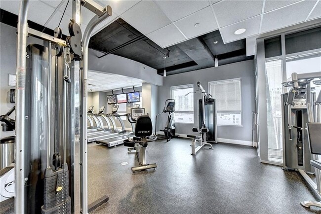 Building Photo - 923 Peachtree St NE