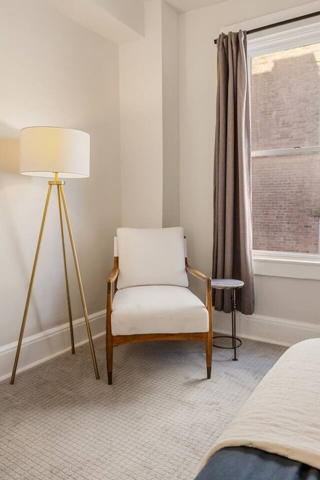 Building Photo - 1326 Broadway