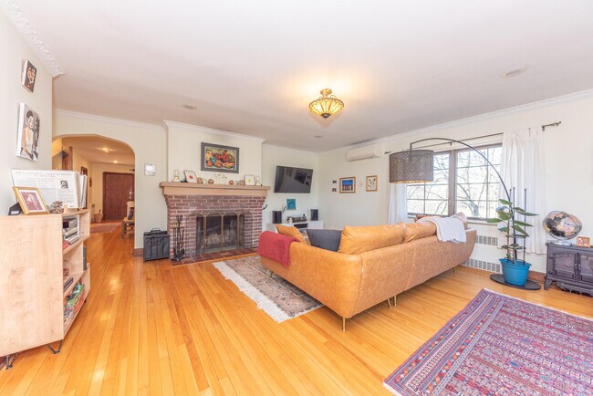 Building Photo - 1911 Geddes Ave