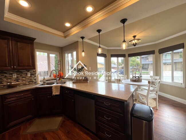 Building Photo - Wonderful 3bd/2ba Orangevale Home with 2 C...