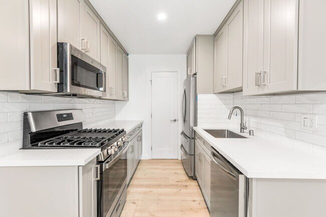 Interior Photo - 1510 S. St Andrews Pl
