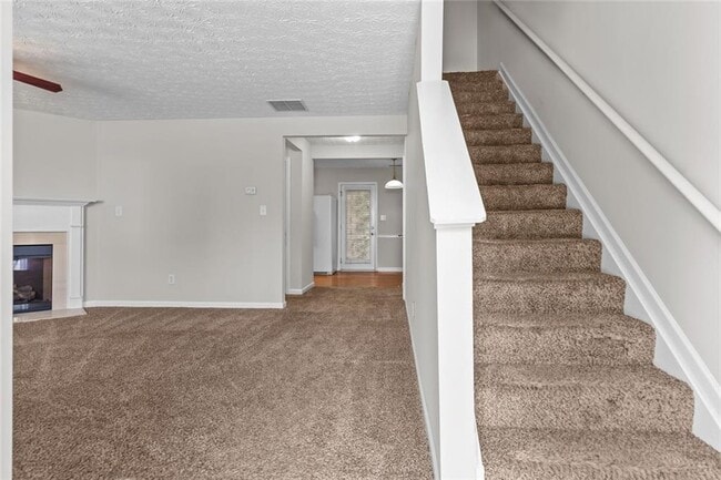 Building Photo - 1483 Little Creek Dr