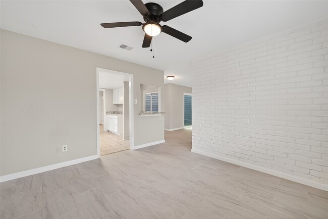 Building Photo - 10510 Overview Dr