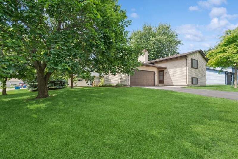 Building Photo - 8983 Vinewood Ln N