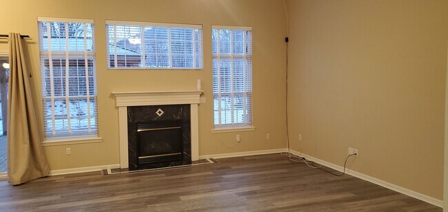 Building Photo - 3 bd, 2 ba house in SW Katy Lake Estates subdivision, fenced, w/d included, corner lot