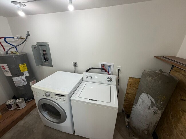 Building Photo - 3 Bedroom house on U&D Nursery Property!