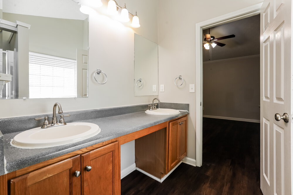 Building Photo - 7065 Springgrove Ct