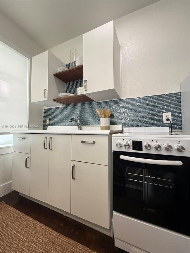 Building Photo - 723 2nd St