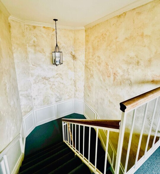 Building Photo - 2611 Eisenhauer Rd