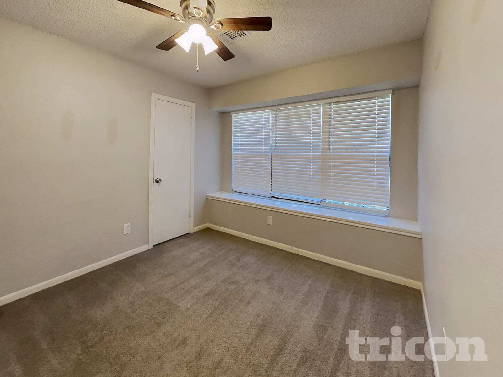 Building Photo - 212 Sunset Dr