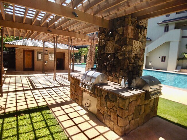 Building Photo - Welcome Home to The West Maui Breakers - furnished, 1 bed/ 1 bath condo