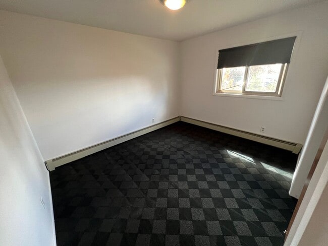 Building Photo - 1300 Riverview Rd