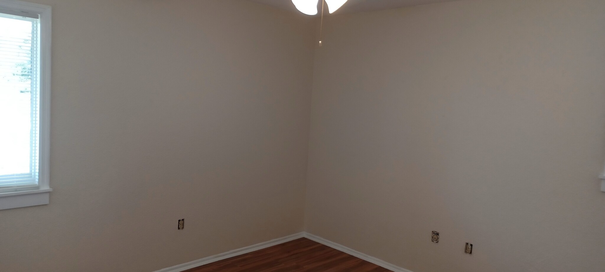 Building Photo - 5439 Kenwood Dr